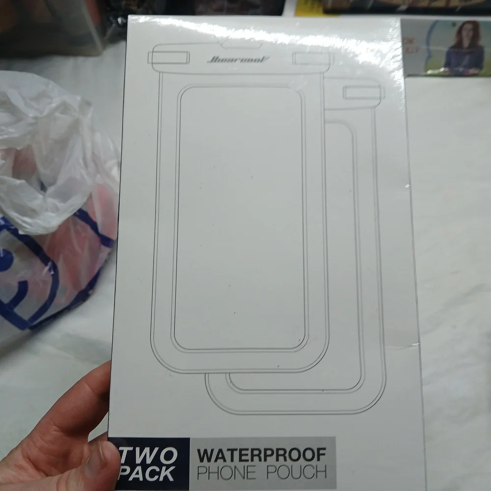 Hiearcool two-pack universal waterproof phone pouch.